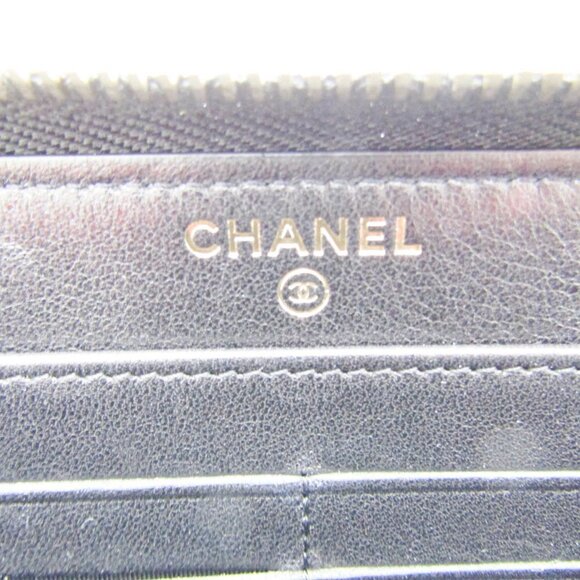 CHANEL Black Lambskin Leather Wallet - Picture 16 of 16